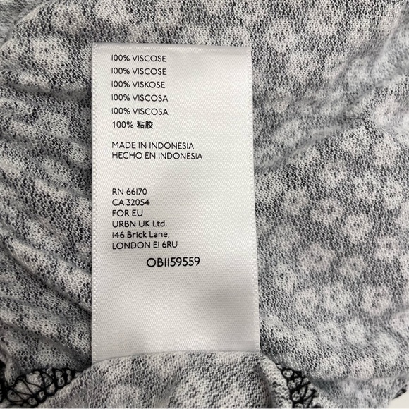 Urban Outfitters Floral Top - Picture 13 of 13